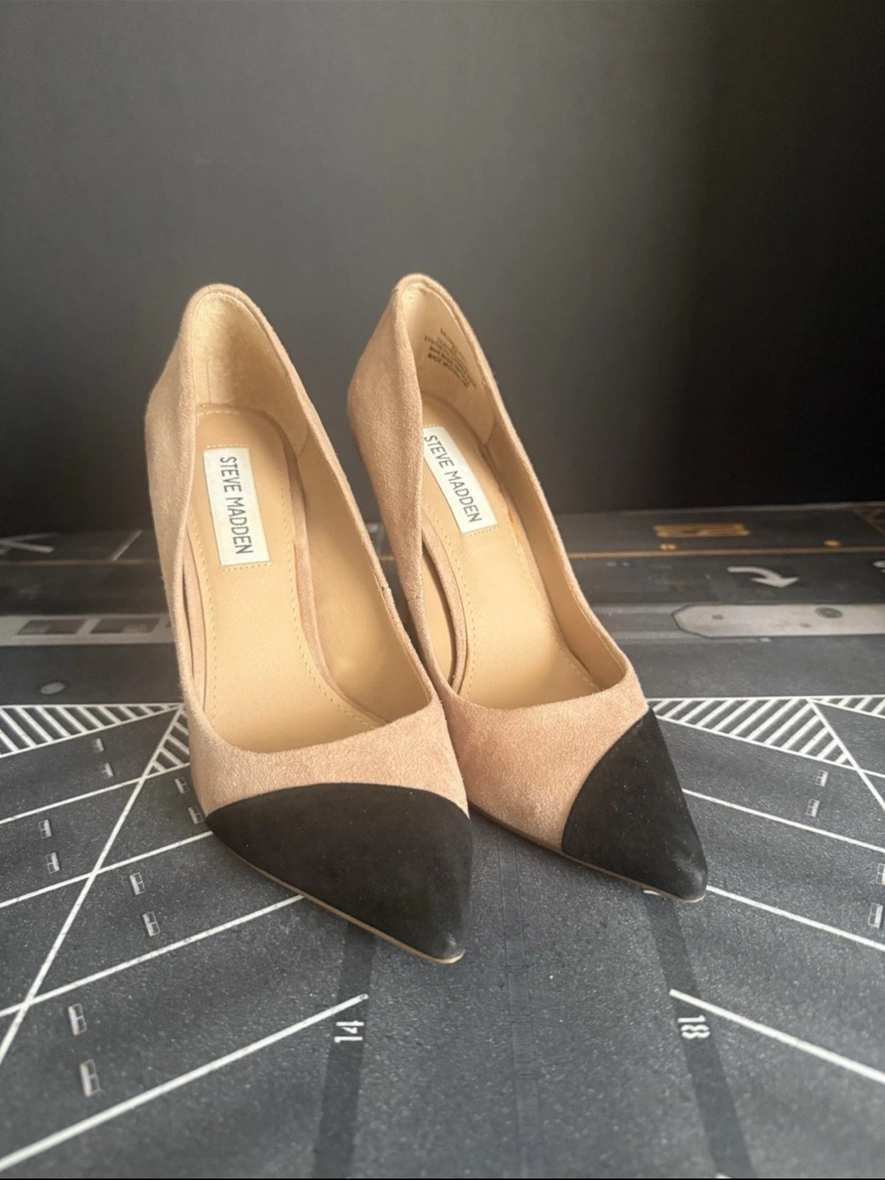 Steve Madden Two-Tone Pointed Pumps in Tan and Black Suede
